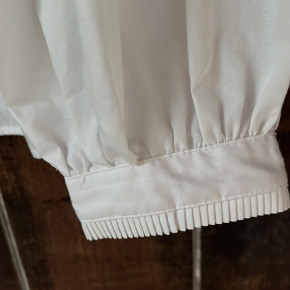 Vintage Bryn Connelly | Stand Collar Blouse w/ pleated front Puff Sleeves - Picture 5 of 11